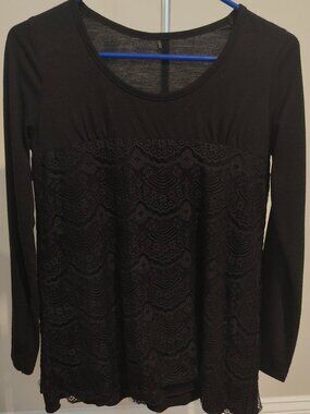 Black lace long sleeve top
